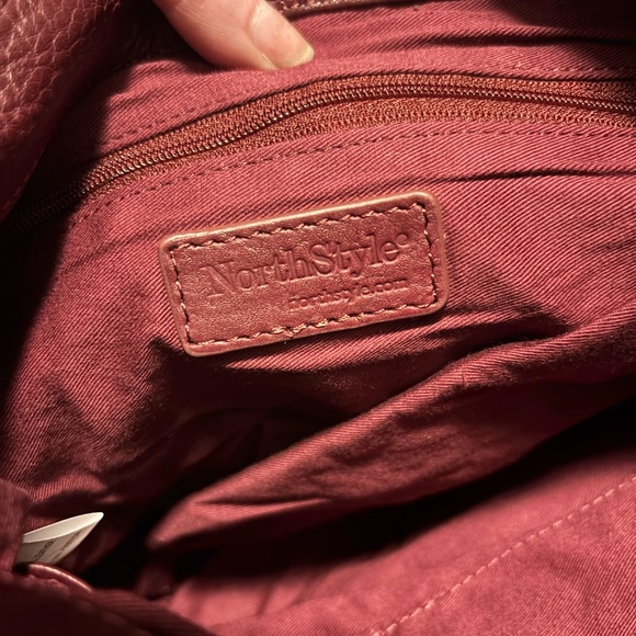 NorthStyle Deep Red Leather Shoulder Bag - Picture 3 of 3